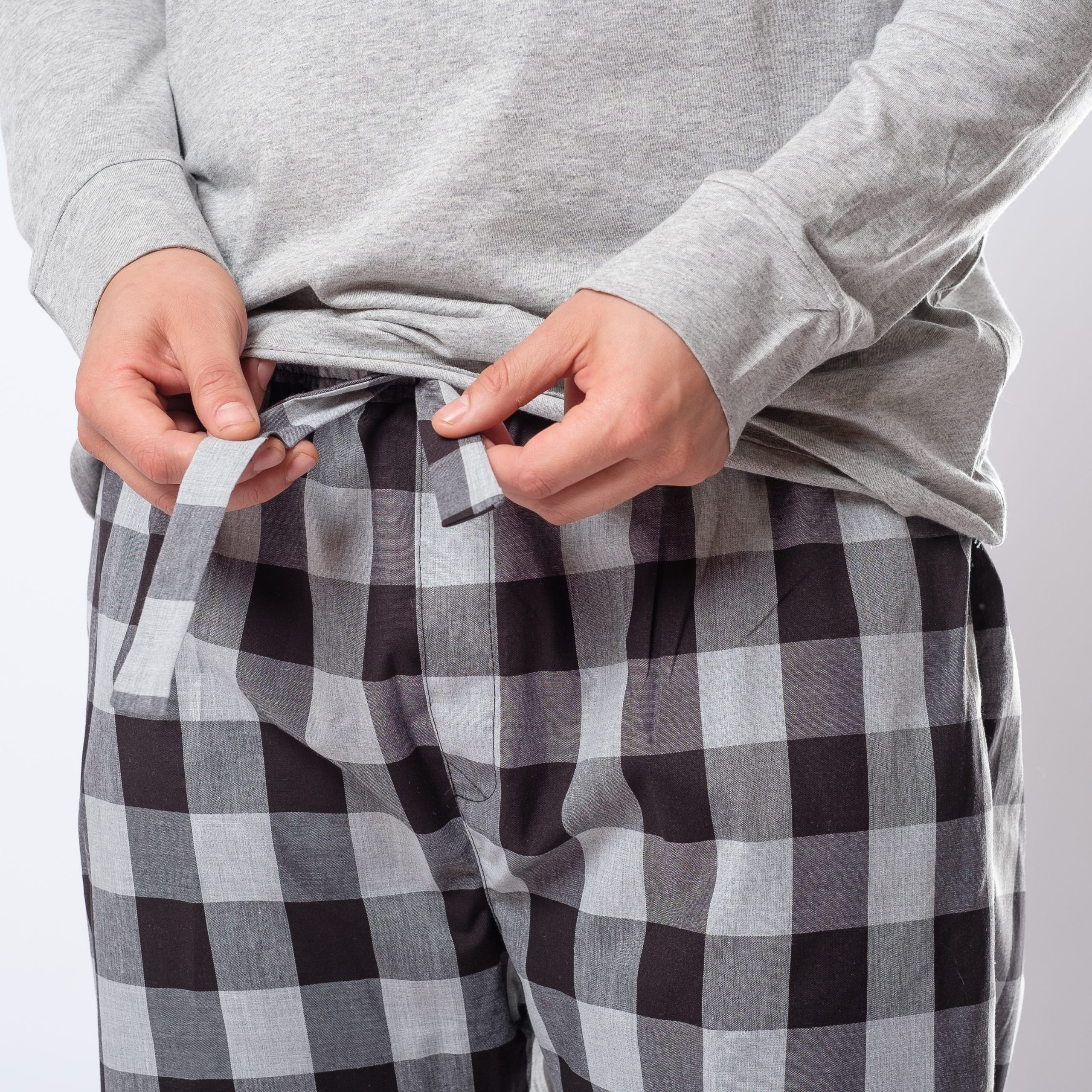 BUZO GRIS PANTALÓN CUADROS NEGROS GRISES – Había Una Vez - Main Image